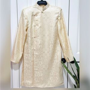 Men Vietnamese traditional dress